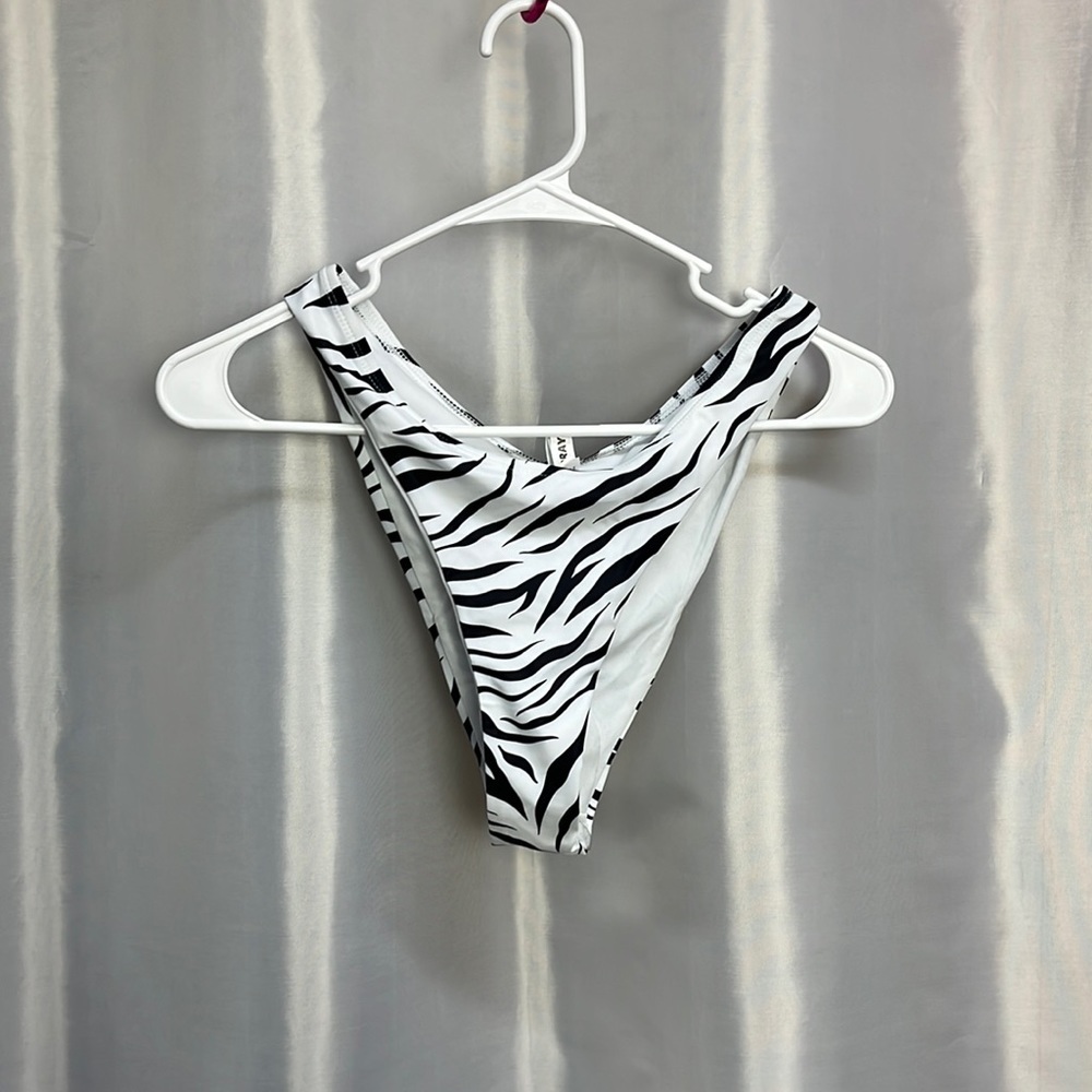Sommer Ray bikini bottom